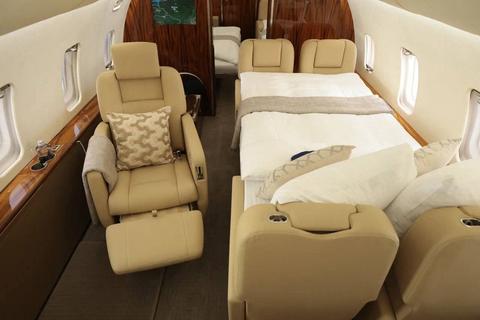 Открыть на весь экран Challenger 850 1